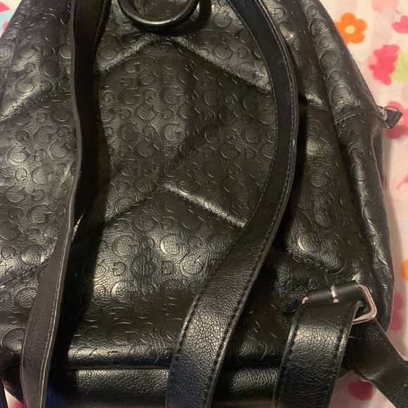 Guess backpack - Picture 3 of 4